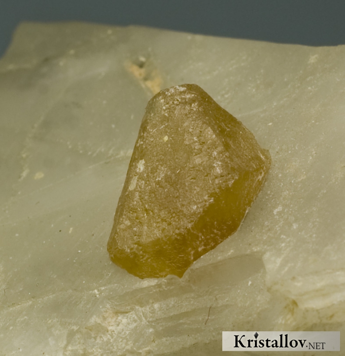 Кристалл шеелита