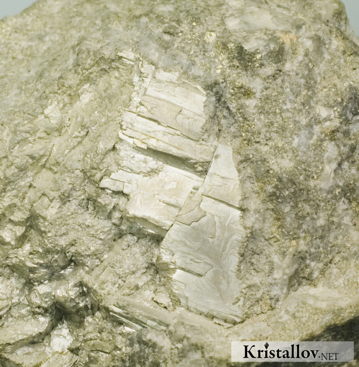 Теллур самородный.